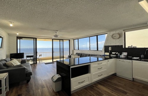Caloundra Apartment | Edgecliffe Unit 3 - A breathtaking location!