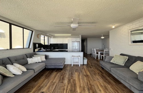 Caloundra Apartment | Edgecliffe Unit 3 - A breathtaking location!
