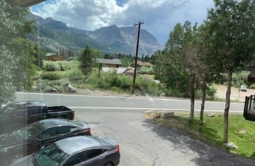 June Lake Condo | Edgewater #17 Refurbished unit with Mountain Views!
