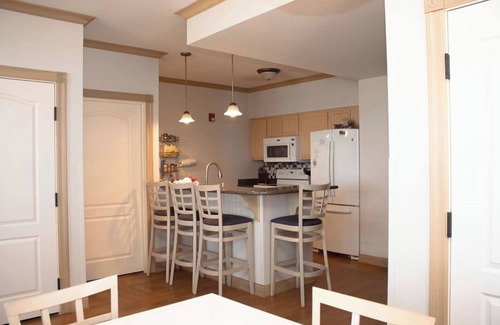 Sheboygan Condo | Edgewater Escape: 4 Bedroom, Sleeps 14!