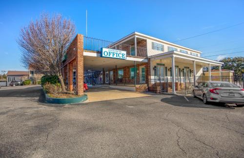 Biloxi Hotel | Edgewater Inn - Biloxi Beach