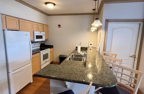 Sheboygan Condo | Edgewater Villa: 4 Bedroom, Sleeps 14!