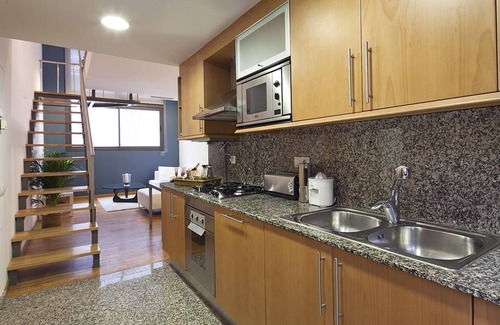 El Putget i Farro Apartment | EDIFICIO DE FANTASTICOS APTOS. EN BARCELONA, centro, 7 pers.