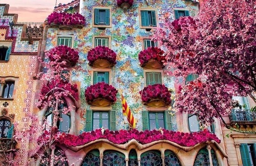 El Putget i Farro Apartment | EDIFICIO DE FANTASTICOS APTOS. EN BARCELONA, centro, 7 pers.