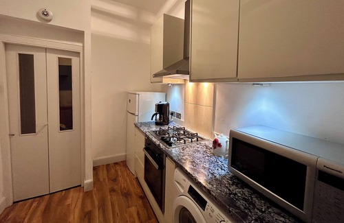 Newington Apartment | Edinburgh’s Arthur’s Seat View