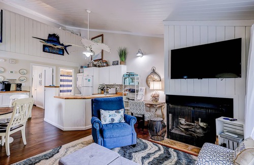 Ocean Ridge Condo | Edisto Island condo with private balcony, AC, & washer/dryer - near beach