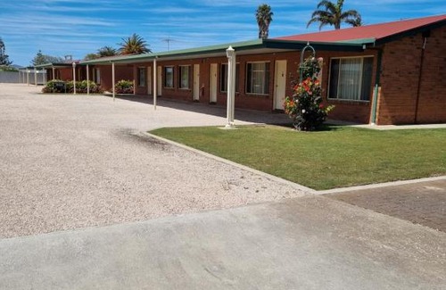Melville Hotel | Edithburgh Seaside Motel