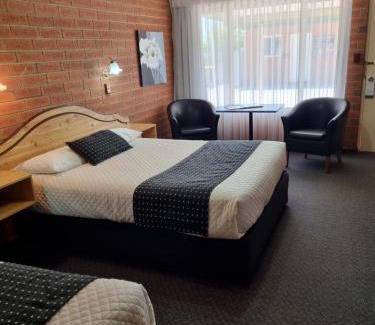 Melville Hotel | Edithburgh Seaside Motel