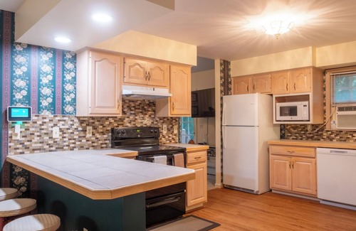 Newburgh House | Edna's Place at Meadow Hill