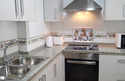 Centro Comercial Apartment | Eduardo Lucena 5, Flamenco