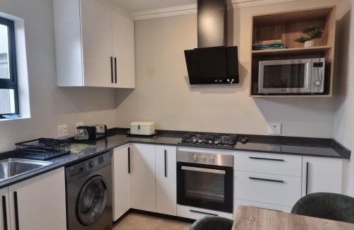 Waterkloof Apartment | Edward Suites, Apartment 1