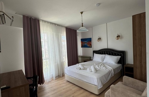 Ayvalik Hotel | EDWIN CAFE BAR PANSIYON