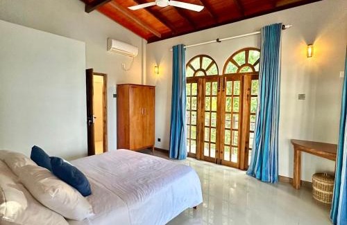 Thalaramba Villa | Edwin's Beach House Mirissa 5 Bedroom Villa