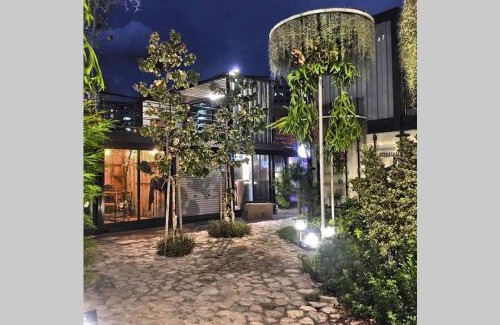 Batu Ferringhi Apartment | EEs Whale House - Homestay 3 min walk to beach