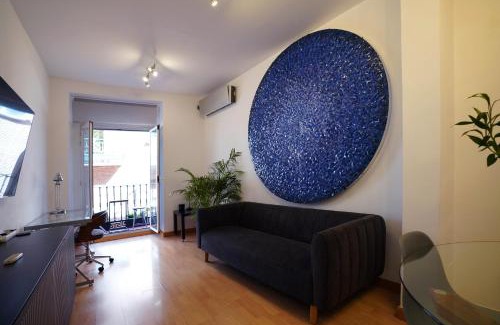 Golden Triangle of Art Apartment | Efímera House Madrid