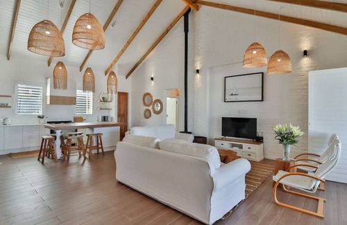 Kleinmond Cottage | Efcharisto Cottage | Sea, Style & Serenity