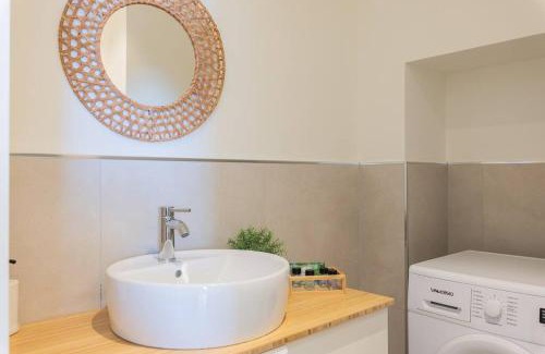 Alassio Apartment | Effe's apartment- ARYA seaview -parcheggio gratuito