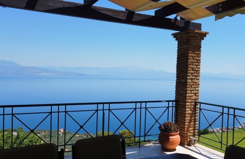 Paralia Porovitsis Villa | Efmelia seaview