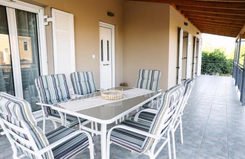 Pyrgos Villa | EftychiaHouse