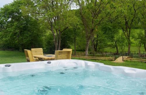 Llanfyllin House | Efyrnwy Pod Vip