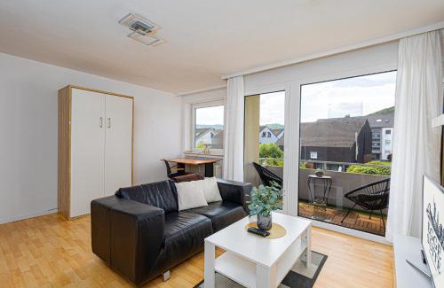 Bad Driburg Apartment | Egge Suite - Zentral in Kurklinik&Parknähe, Küche, Balkon, Badewanne, Smart TV, Arbeitsplatz, 1-3P