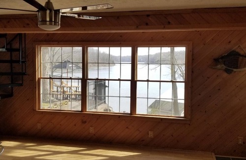 Ozark Cottage | Egypt Lake Escape is located near all the fun on beautiful Lake of Egypt