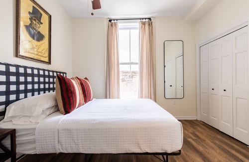 Versailles Hotel | EH Taylor Suite, The Woodford Hotel