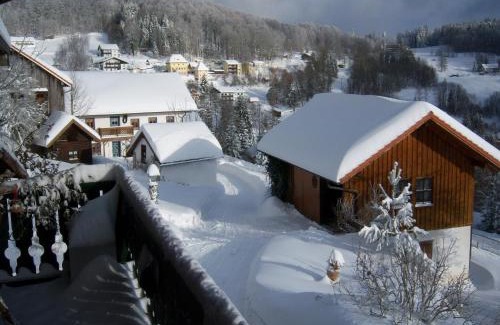 Zenting House | Ehemaliges Bauernhaus mit Liegewiese