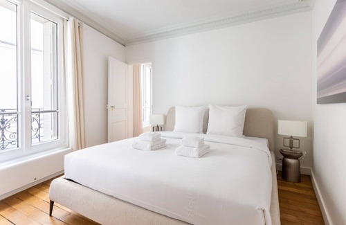 7th Arrondissement Apartment | Eiffel Tower - Invalides - Renovated