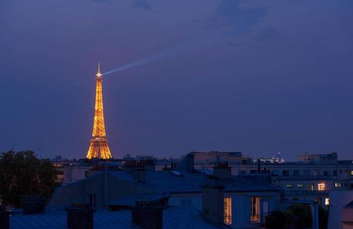 Quartier de l'Ecole-Militaire Apartment | Eiffel Tower view terrace Saint Germain des Pres