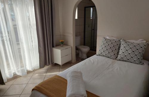 Brits Bed & Breakfast | Eight Martjie Bed & Breakfast
