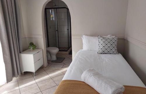 Brits Bed & Breakfast | Eight Martjie Bed & Breakfast