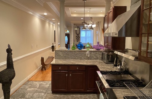 Bloomingdale House | Eighteen Ninety Five @Bloomingdale, NW (9 blocks from Union Station on RED LINE