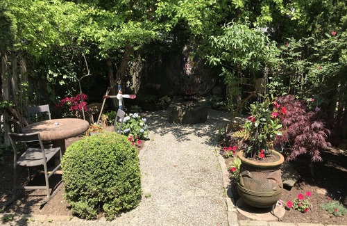 Princeton House | Einstein Lounge in Downtown - 2 BR w Loft and Fenced Yard