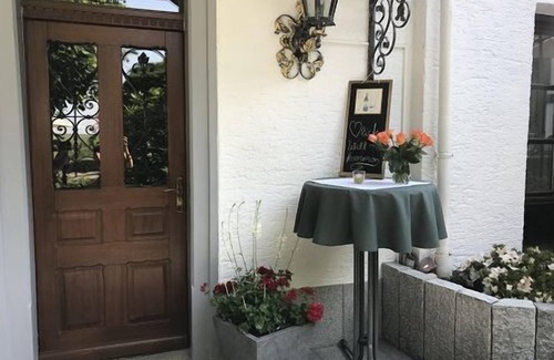 Steinbach Apartment | Einzelzimmer mit Balkon und Dusche