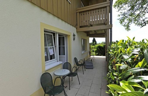 Opfingen Apartment | Einzelzimmer mit Dusche/WC und Terrasse