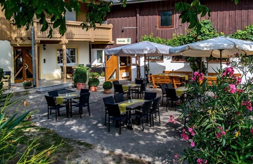 Opfingen Apartment | Einzelzimmer mit Dusche/WC und Terrasse