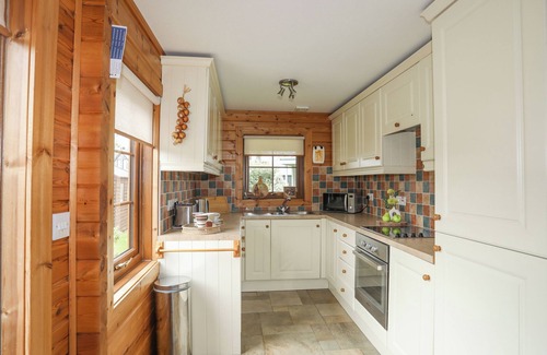 Menai Bridge Cottage | EIRIANFA, character holiday cottage, with open fire in Menai Bridge