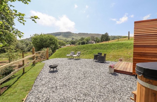Dolgellau Cottage | EIRLYS, pet friendly, character holiday cottage in Dolgellau