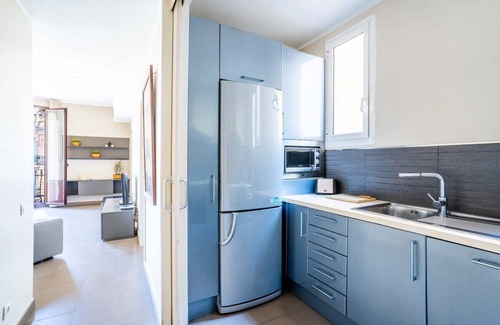 L'Antiga Esquerra de l'Eixample Apartment | Eixample next to Paseo de Gracia modern 3BD