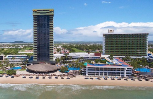 Zona Dorada Resort | El Cid El Moro - Luxury Suite in Mazatlán - optional all-inclusive