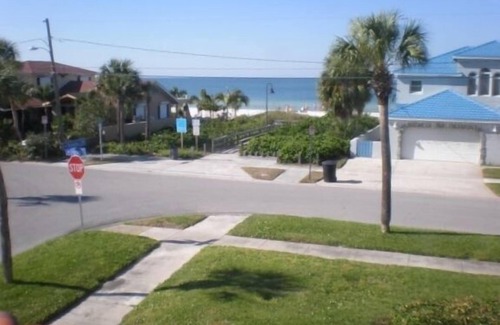 Clearwater Beach House | El Dorado by the Sea/See message under the description. Not impacted by storms