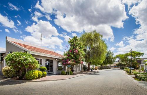 Oudtshoorn House | El Dorado Hotel and Self Catering