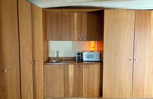 Ullastret Apartment | EL FORT DúLLASTRET, Apartment 1: Studio with King Size Bed