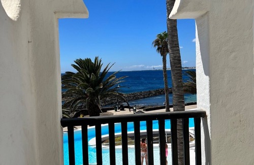 Costa Teguise Condo | EL JABLILLO SEAFRONT, magnificent views of the ocean.