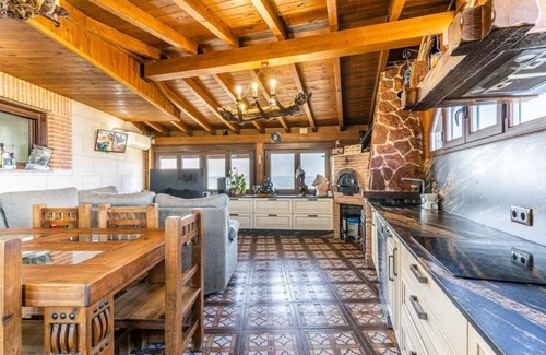 Titulcia Ski Chalet | El Mirador de Bayona