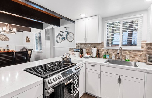 Big Bear City Cabin | El Nido - AC, Game Room, Pool Table, Air Hockey, Ping Pong, Fireplace