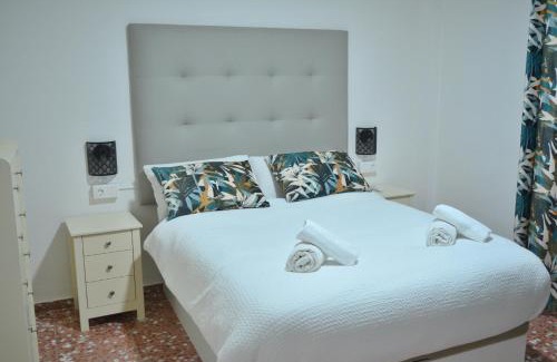 Campoamor Apartment | El patio de Amparo, 120m2, Plaza de Toros a 700m