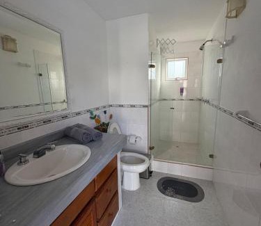 Girardot House | El Peñón golf course tennis BBQ private pool