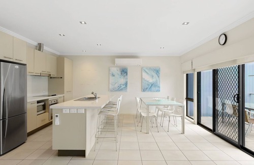 Cowes House | El Penguini in Cowes
